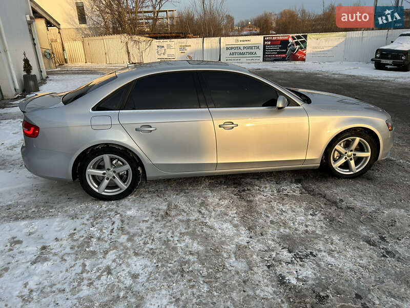 Седан Audi A4 2013 в Виннице
