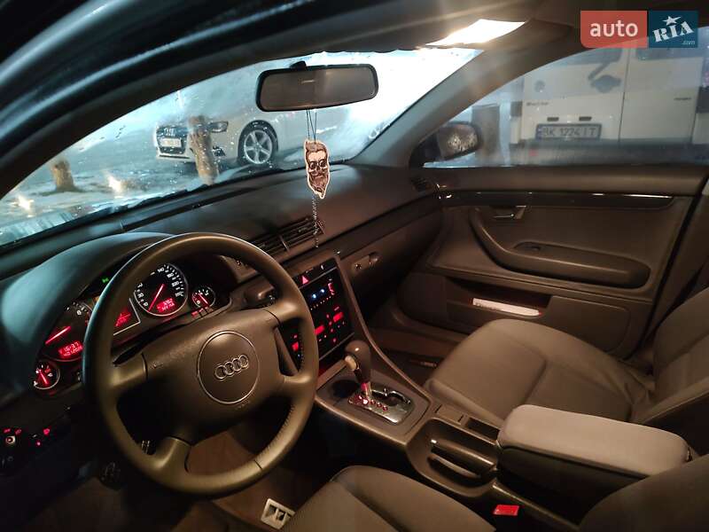 Седан Audi A4 2000 в Ровно