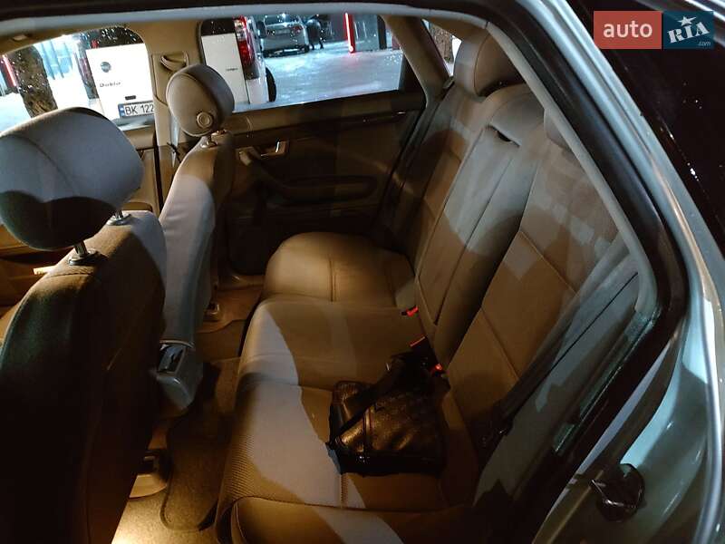 Седан Audi A4 2000 в Ровно