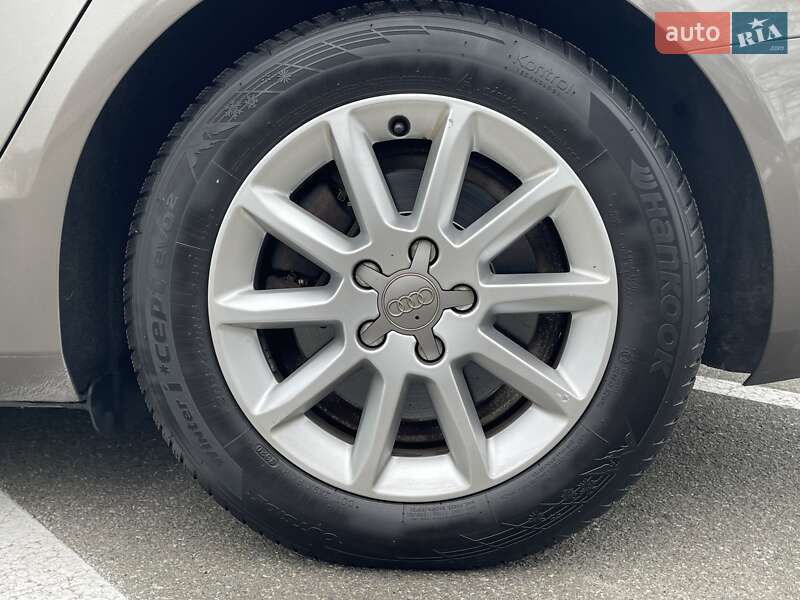Универсал Audi A4 2015 в Киеве