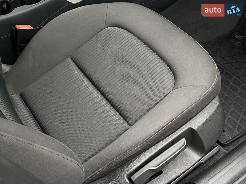 Универсал Audi A4 2015 в Киеве