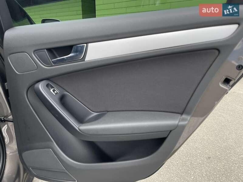 Универсал Audi A4 2015 в Киеве