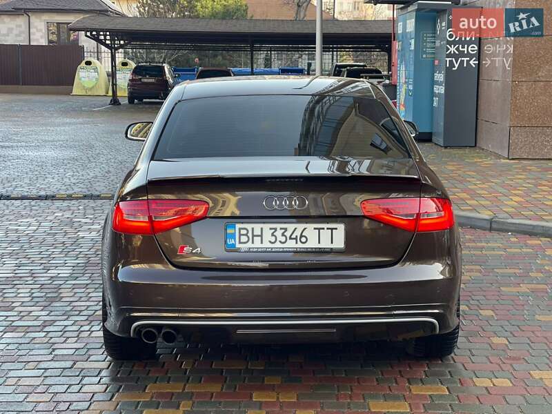 Седан Audi A4 2013 в Одессе