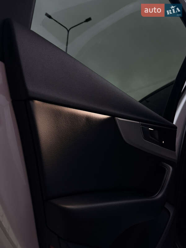 Седан Audi A4 2016 в Тернополе