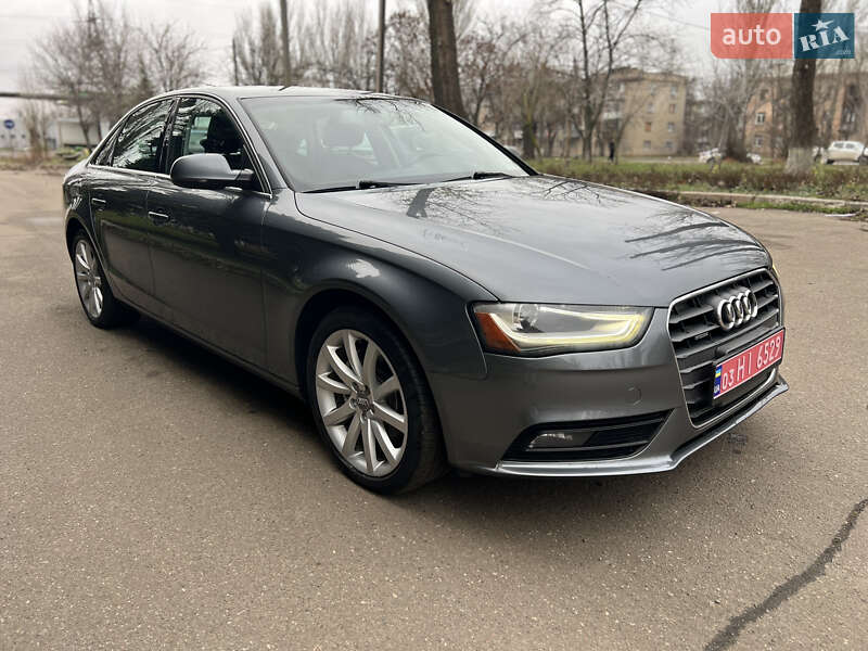 Седан Audi A4 2013 в Николаеве