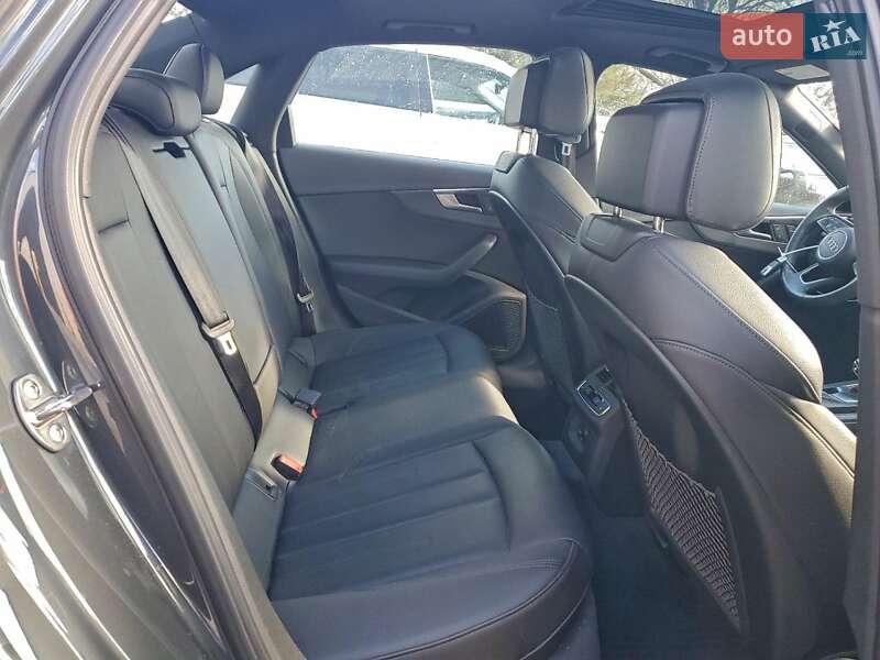 Седан Audi A4 2017 в Львові