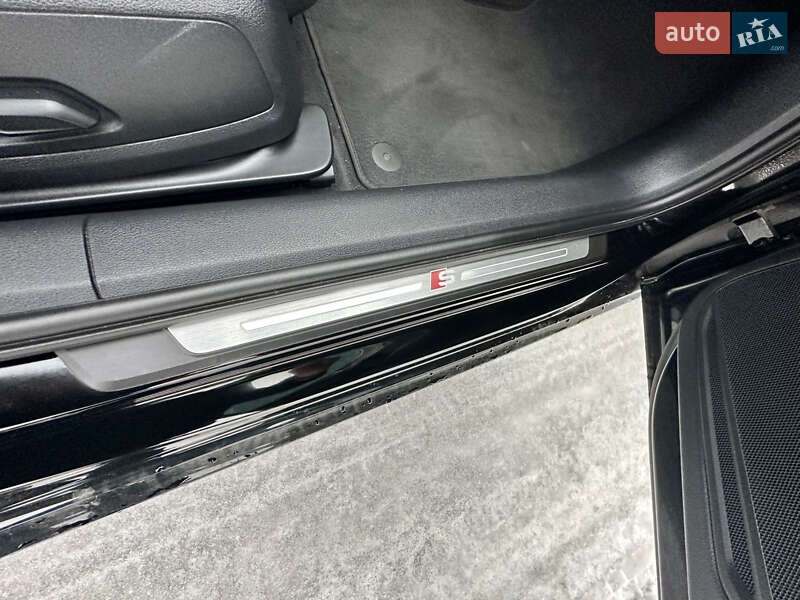 Седан Audi A4 2017 в Киеве