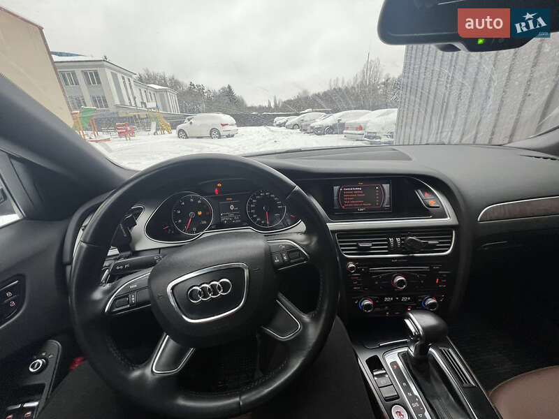 Седан Audi A4 2012 в Луцке