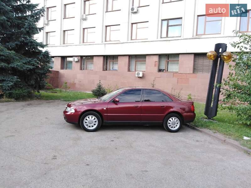 Седан Audi A4 1999 в Івано-Франківську