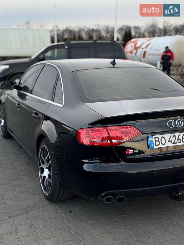 Седан Audi A4 2009 в Чернівцях