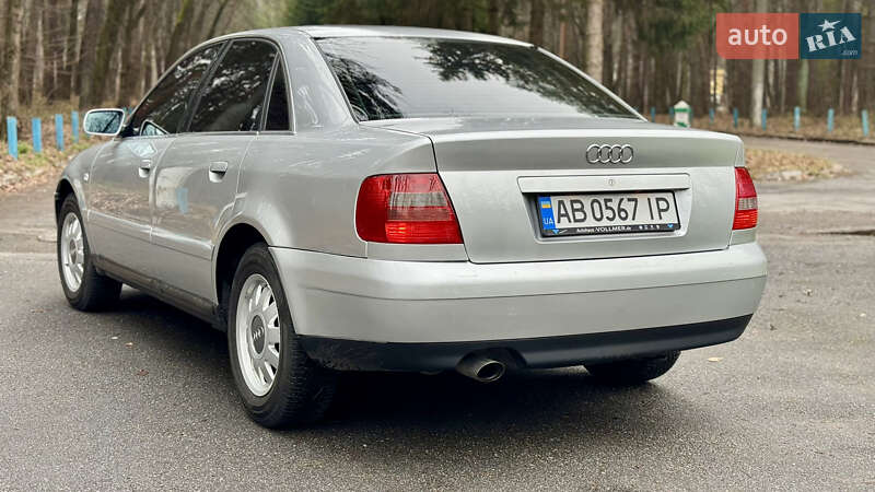 Седан Audi A4 2000 в Виннице