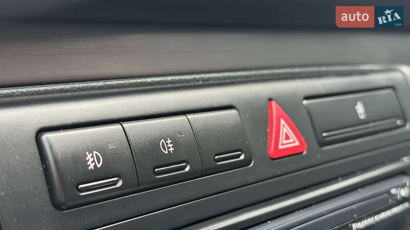 Седан Audi A4 2000 в Виннице