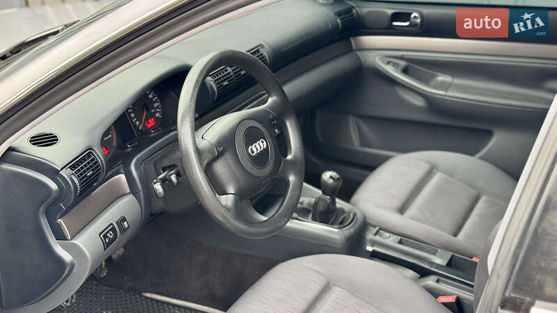 Седан Audi A4 2000 в Виннице