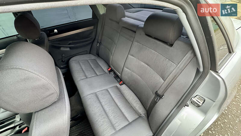 Седан Audi A4 2000 в Виннице