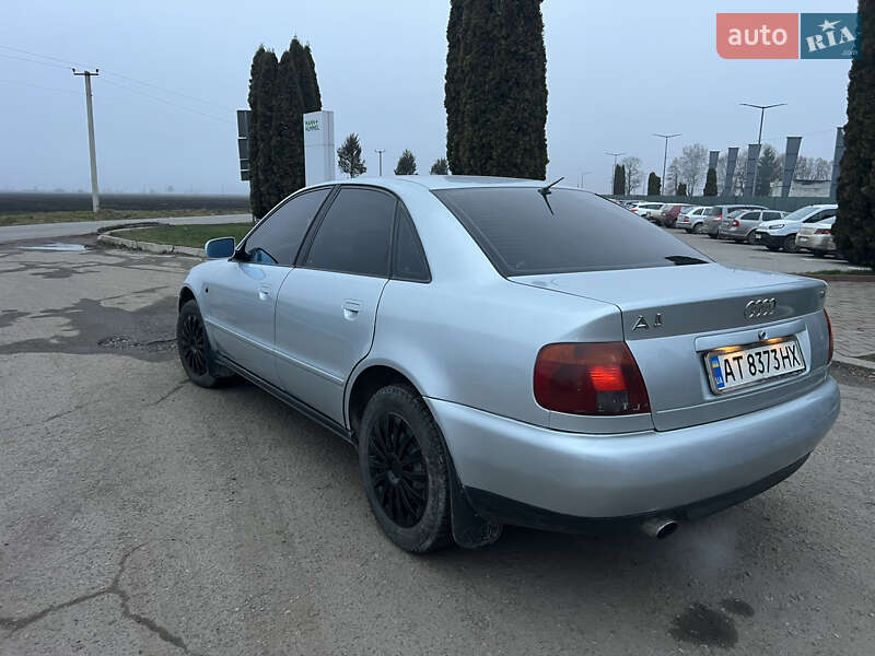 Седан Audi A4 1998 в Красилові