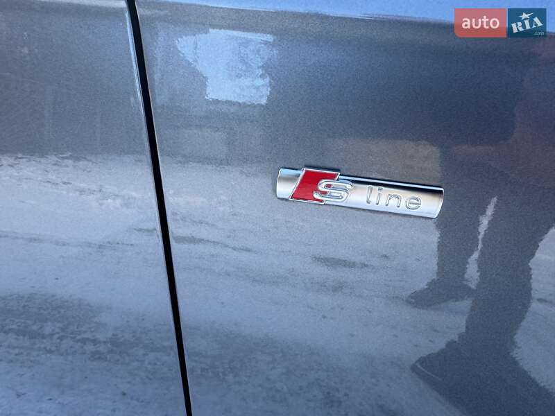 Седан Audi A4 2015 в Луцке