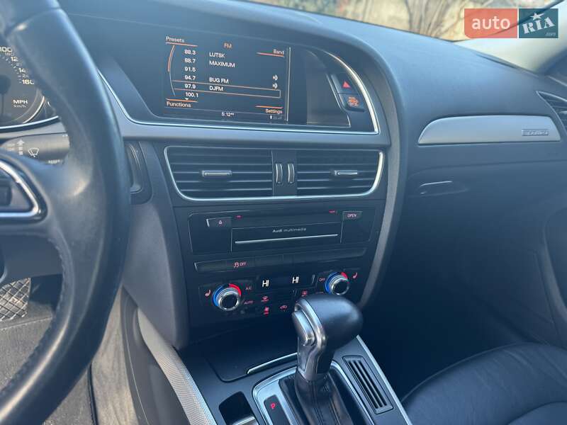 Седан Audi A4 2015 в Луцке