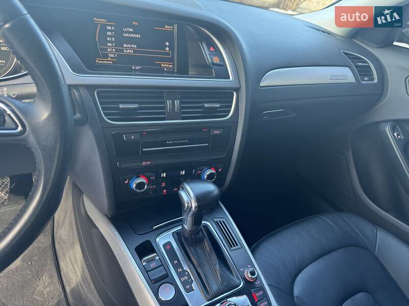 Седан Audi A4 2014 в Луцьку