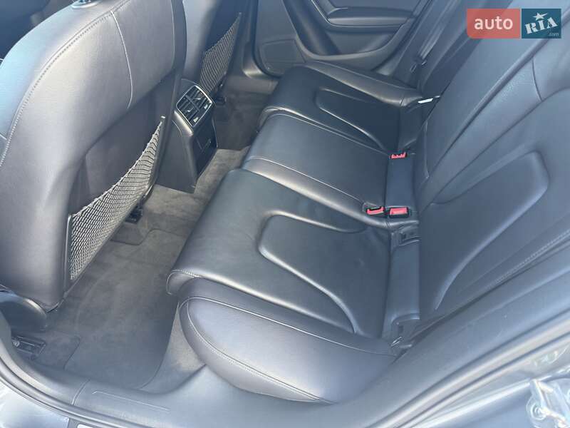 Седан Audi A4 2015 в Луцке