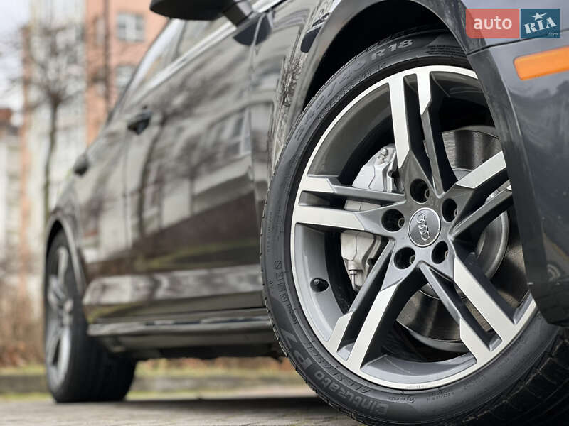 Седан Audi A4 2018 в Ивано-Франковске