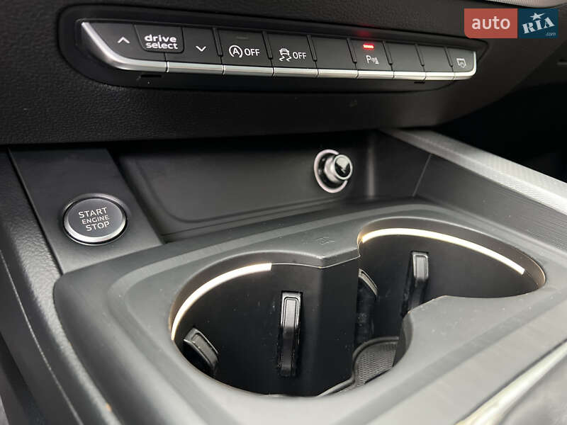 Седан Audi A4 2018 в Ивано-Франковске