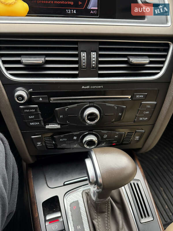 Седан Audi A4 2012 в Львове