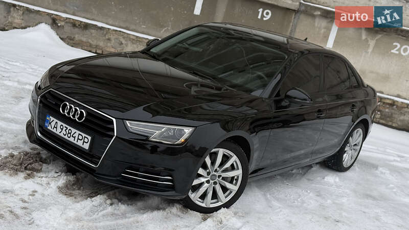 Седан Audi A4 2015 в Киеве