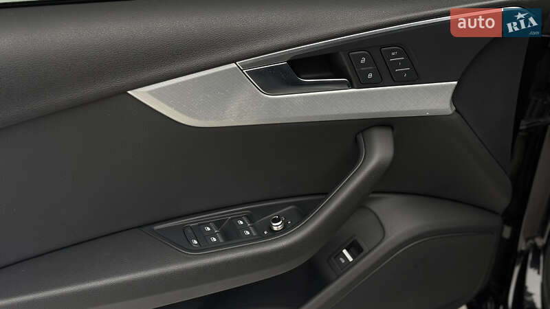 Седан Audi A4 2015 в Киеве