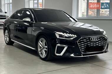 Седан Audi A4 2023 в Полтаві