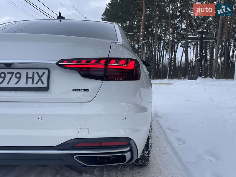 Седан Audi A4 2022 в Житомире