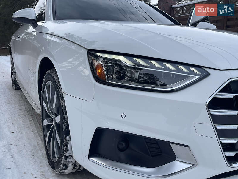 Седан Audi A4 2022 в Житомире