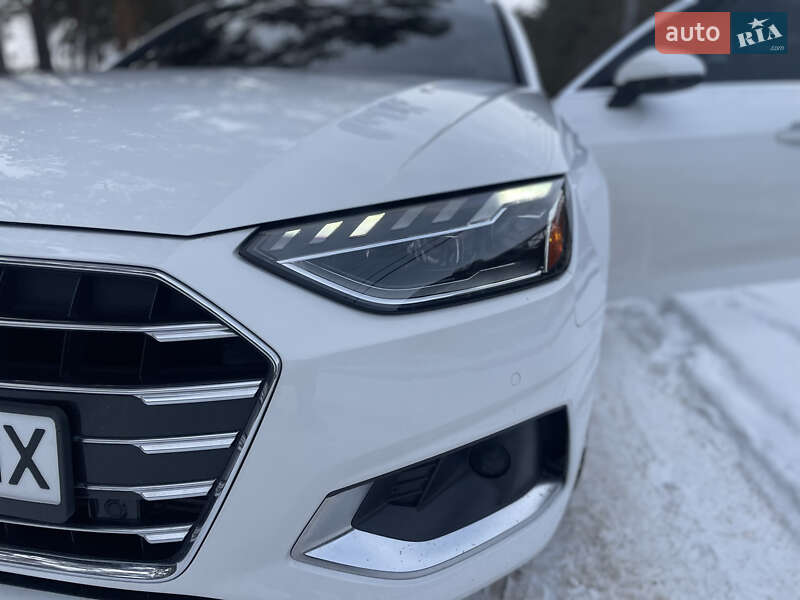 Седан Audi A4 2022 в Житомире