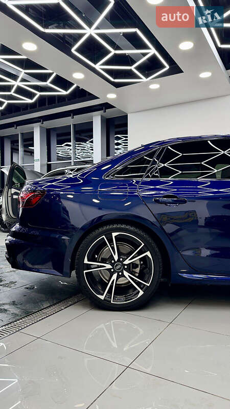 Седан Audi A4 2019 в Днепре