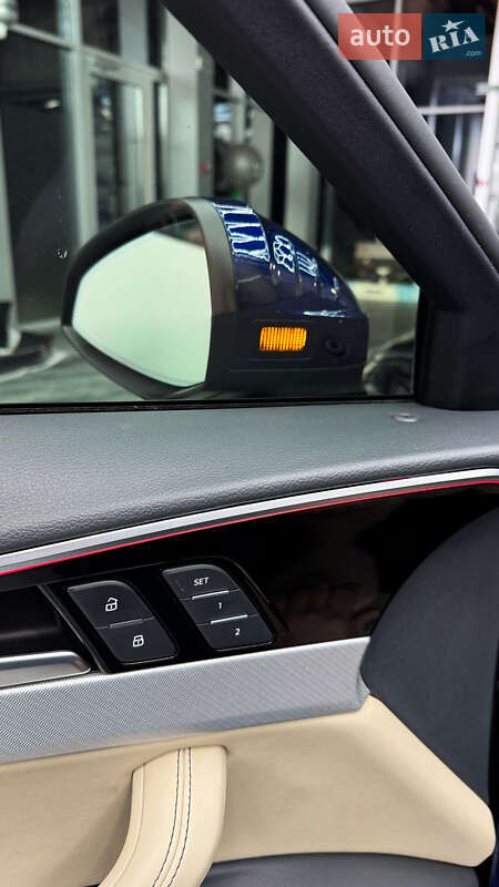 Седан Audi A4 2019 в Днепре