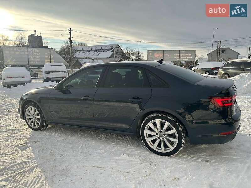 Седан Audi A4 2018 в Львове