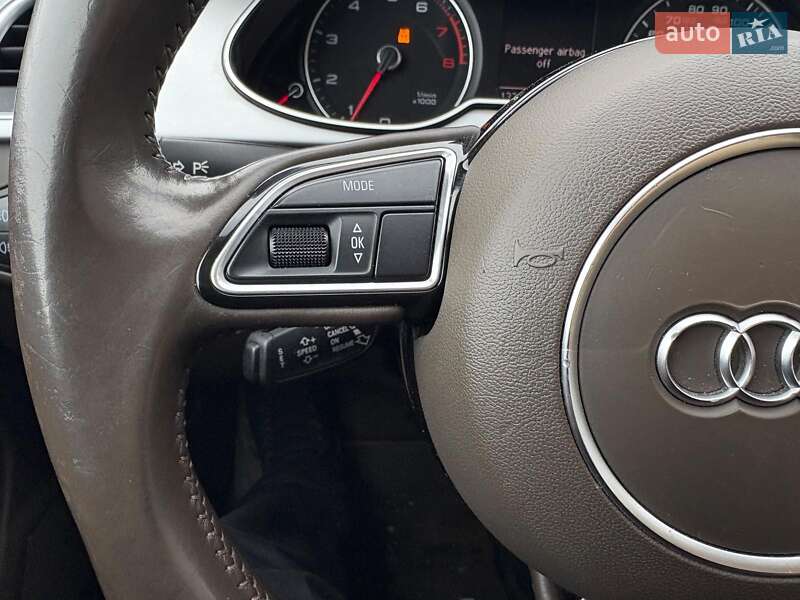 Седан Audi A4 2015 в Львове