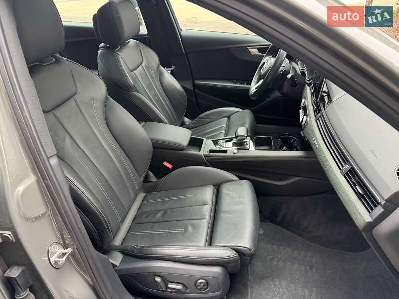 Седан Audi A4 2022 в Киеве
