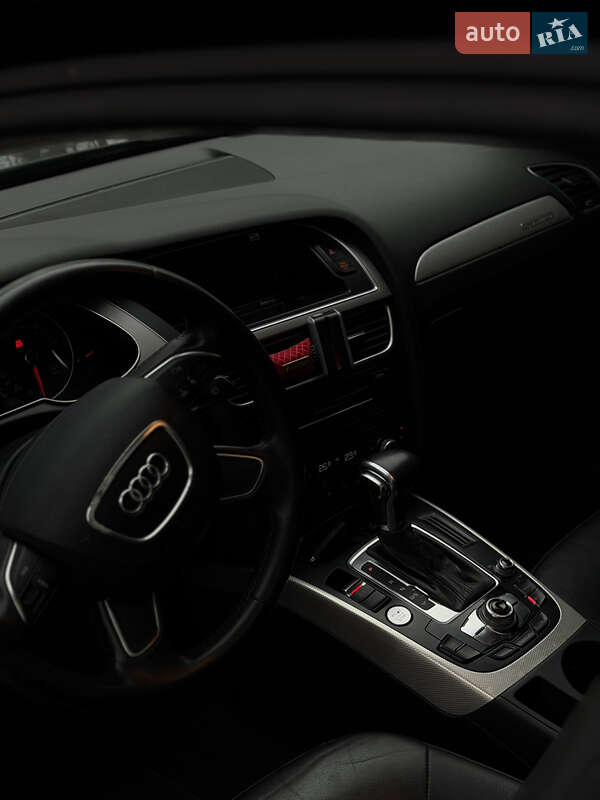 Седан Audi A4 2013 в Житомире