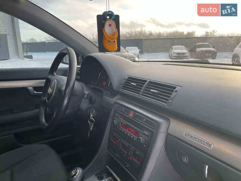 Седан Audi A4 2001 в Киеве