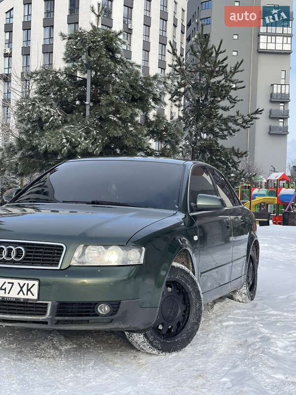 Седан Audi A4 2001 в Киеве