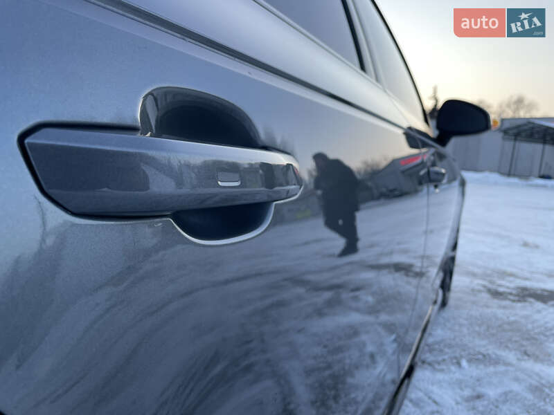 Седан Audi A4 2016 в Киеве