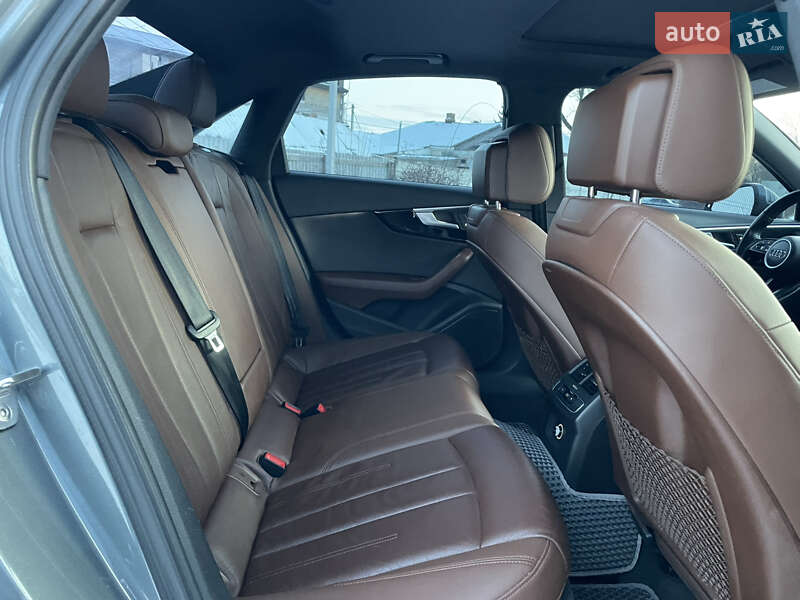 Седан Audi A4 2016 в Киеве