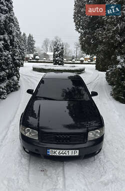 Седан Audi A4 2003 в Дубровице