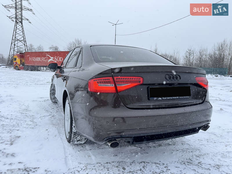Седан Audi A4 2012 в Киеве