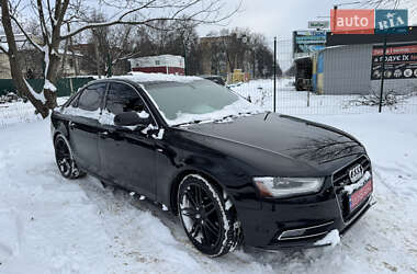 Седан Audi A4 2013 в Каменец-Подольском