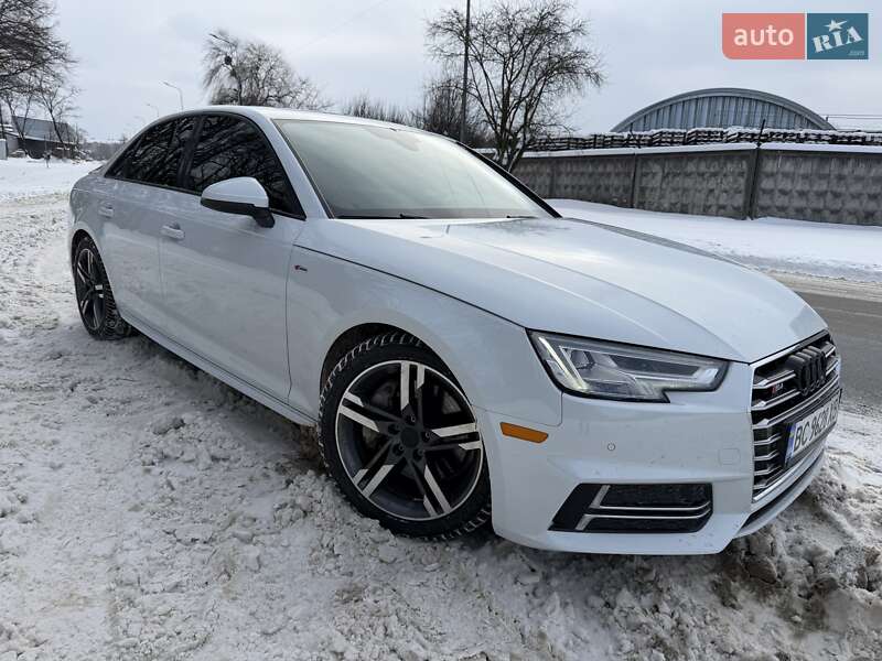 Audi A4 2016