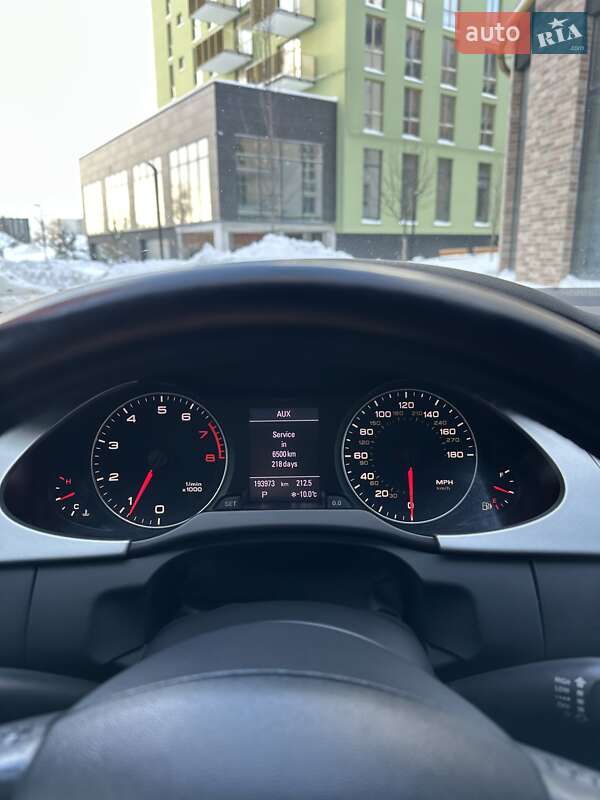 Седан Audi A4 2012 в Львове
