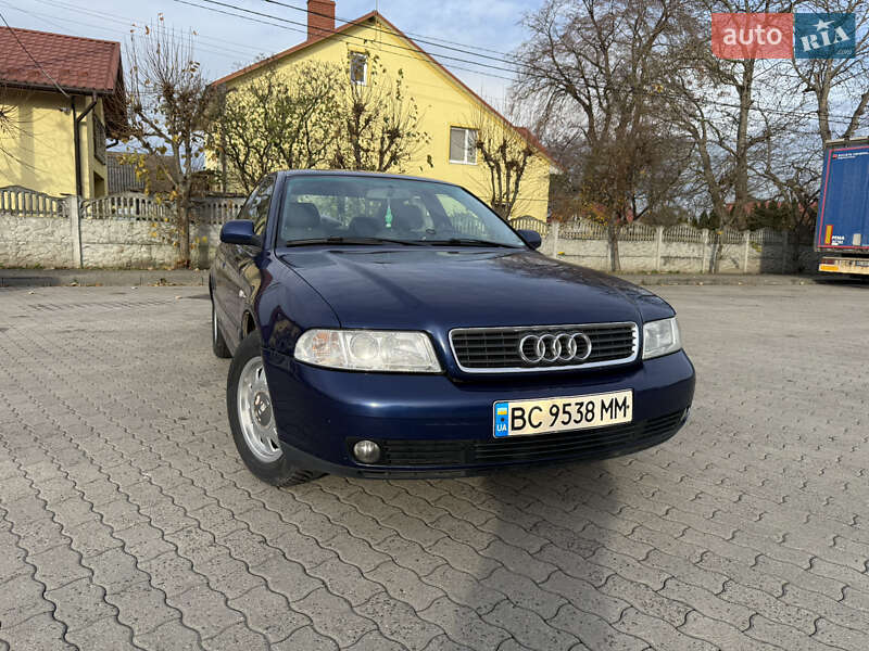 Седан Audi A4 2000 в Львове