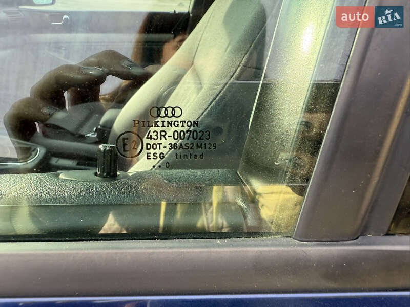 Седан Audi A4 2000 в Львове