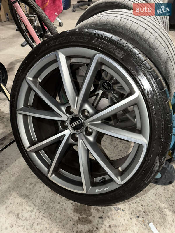 Седан Audi A4 2018 в Днепре